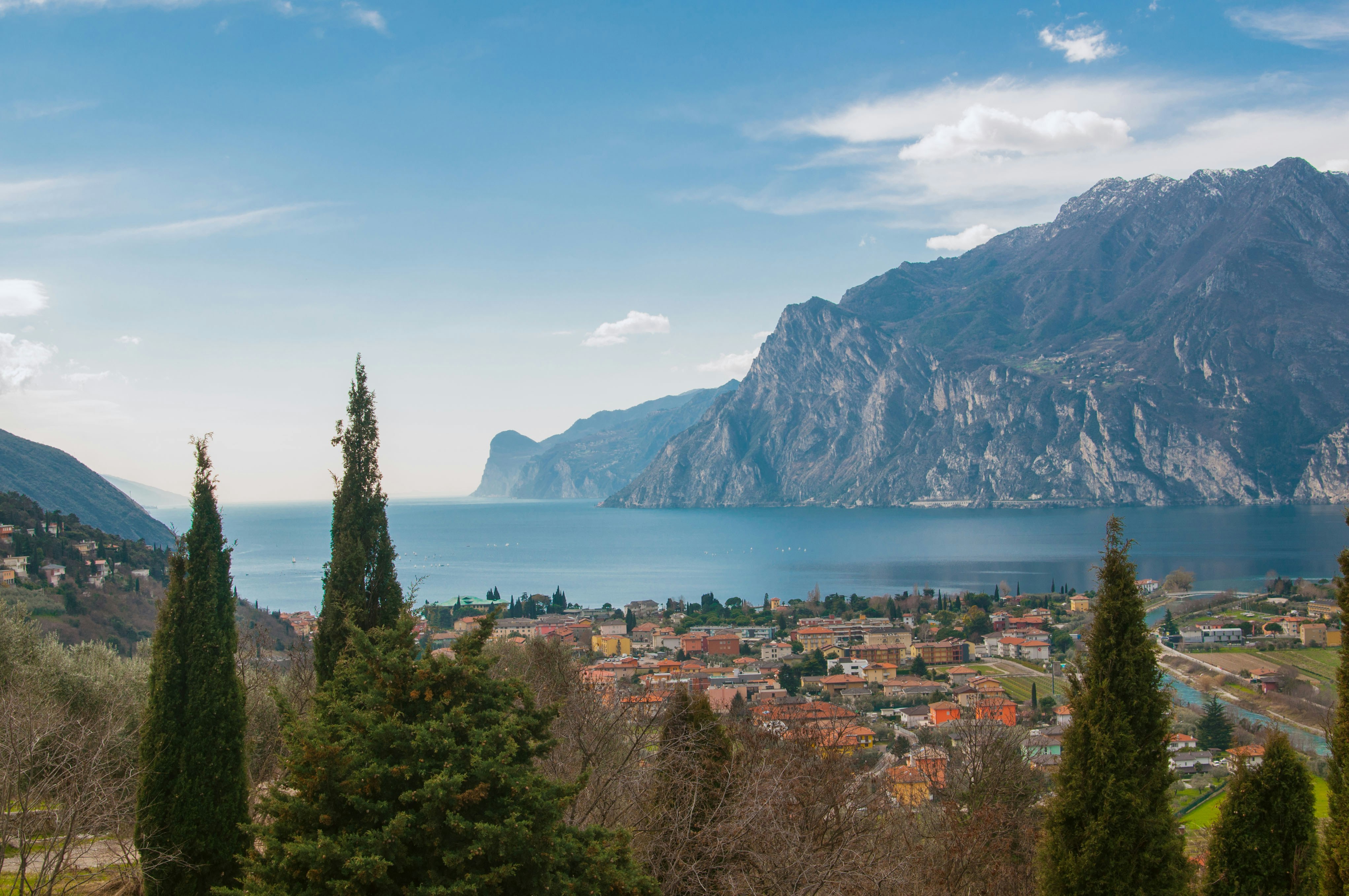 Gardasee mit Bergpanorama